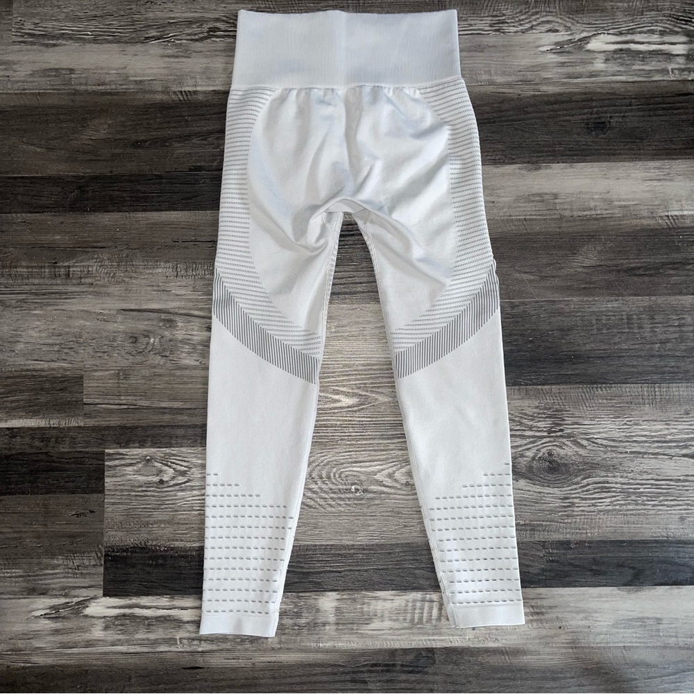 Light grey high waisted leggings